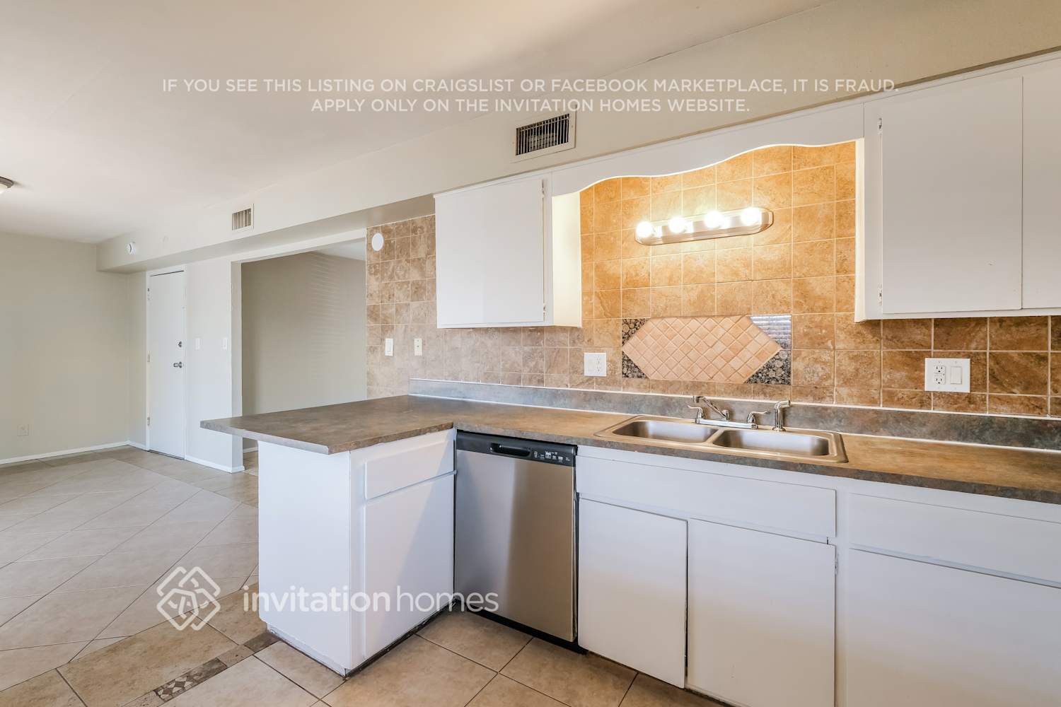 Building Photo - 3152 N 64th Dr