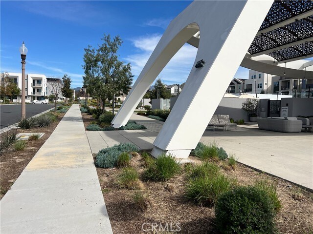 Building Photo - 144 Sash