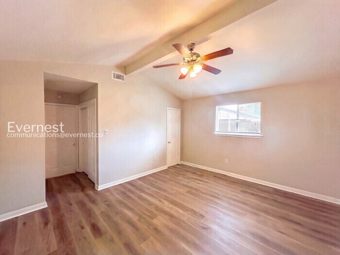 Building Photo - 8694 Yorktown Dr