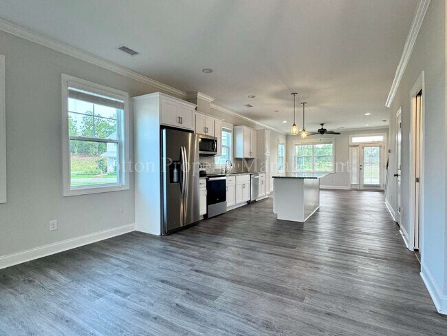 Building Photo - 4732 Siddons Dr