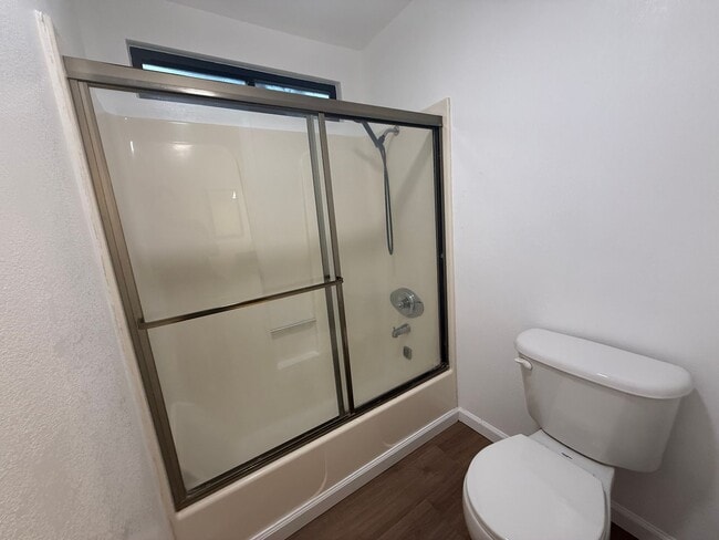 Building Photo - CAMPBELL - Downstairs unit in desirable location