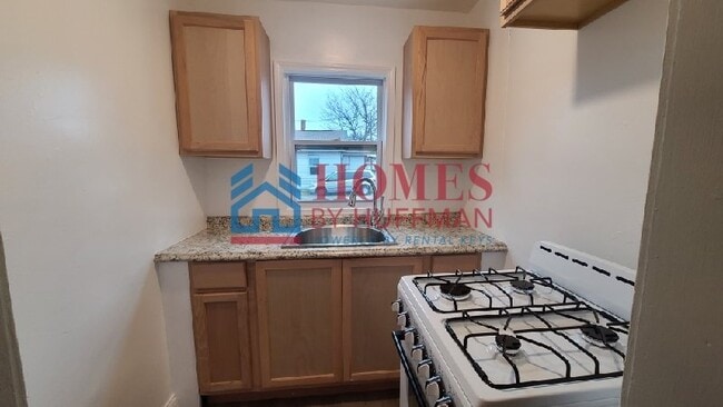 Building Photo - Effiency Unit | Move In Ready