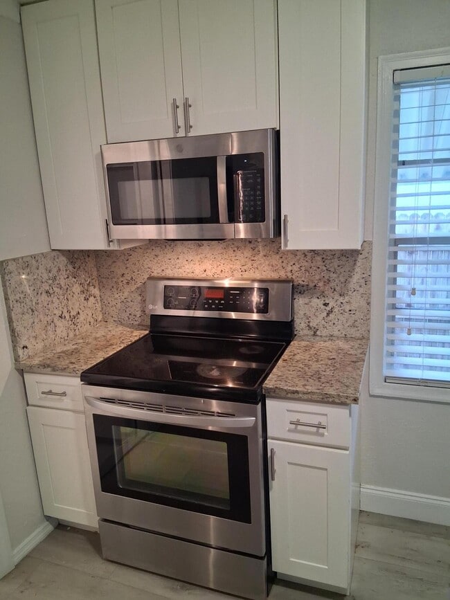 Building Photo - 5815 Garden Ave