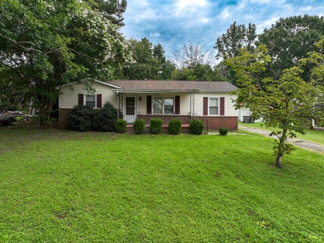 Building Photo - 113 Crestview Dr