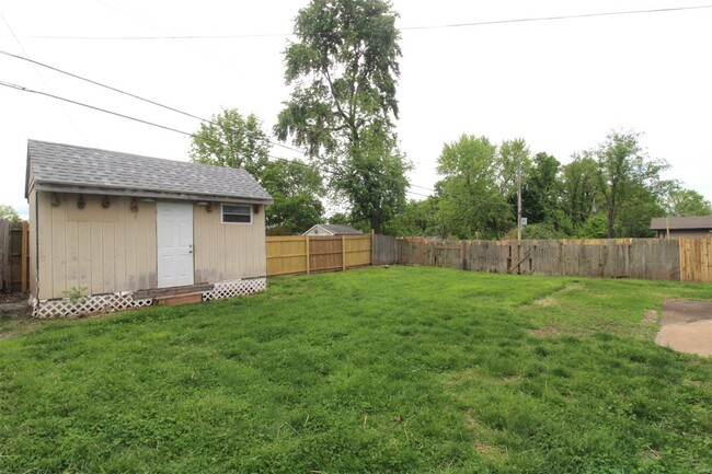 Building Photo - 428 Chamberlin Dr