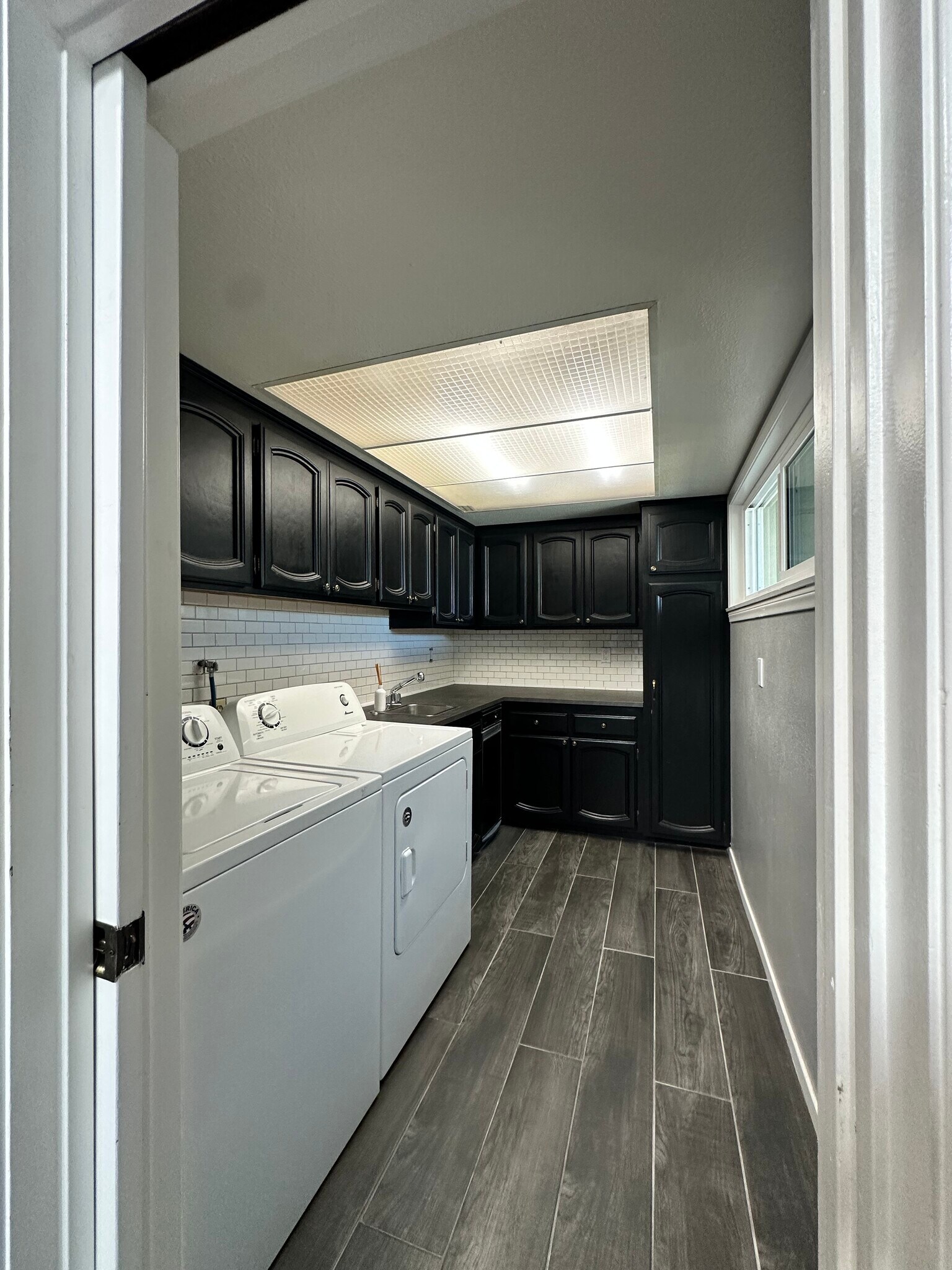 Building Photo - 1350 Camino Cristobal