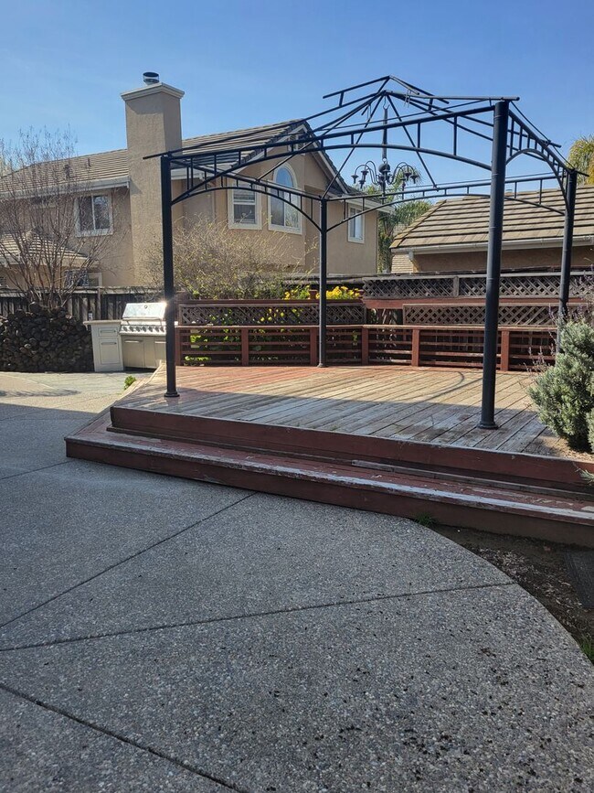 Building Photo - 3168 Orchard View Dr