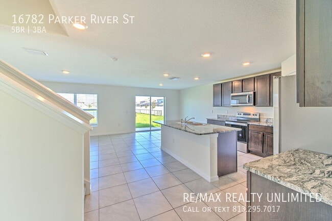Building Photo - 16782 Parker River St