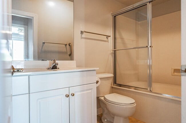 Building Photo - 1733 Woodbrooke Dr