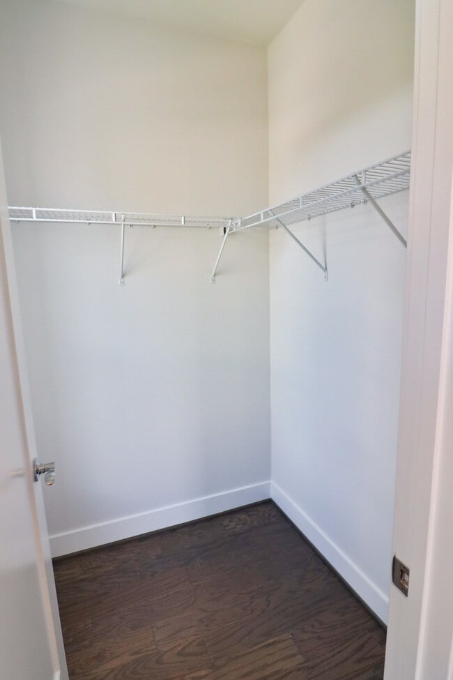 Building Photo - 1424 Piccard Dr