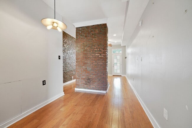 Building Photo - 2 Bedroom 1 Bathroom Rowhouse // H-Street Corridor // Private Parking Included!