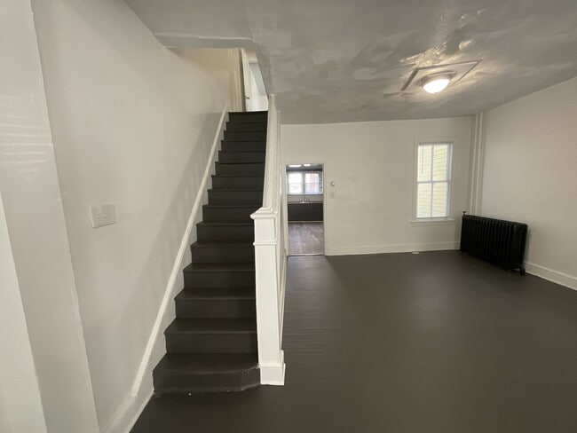 Building Photo - 573 W Princess St