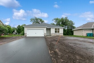 Building Photo - 5474 Highland Trail