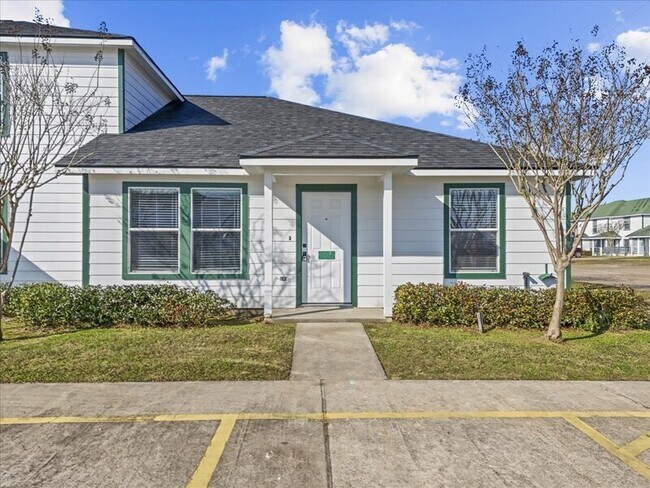 Building Photo - 2101 St Lucia Calle