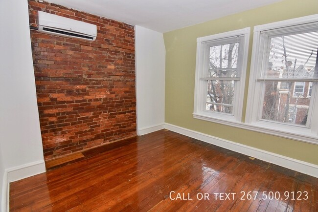 Building Photo - Lovely Junior 1BR / 1BA Apartment Availabl...