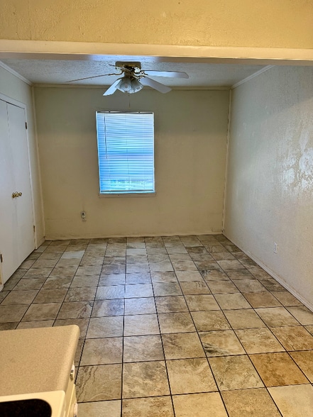 Building Photo - 4031 NW Lindy Ave