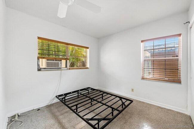Building Photo - 1532 NW 7th Ave