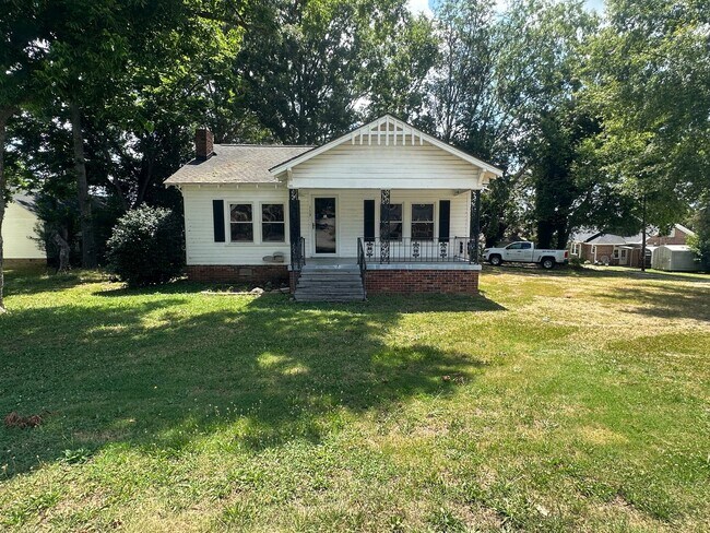 Primary Photo - 113 S Church St