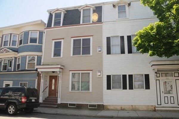 Building Photo - 515 E 8th St