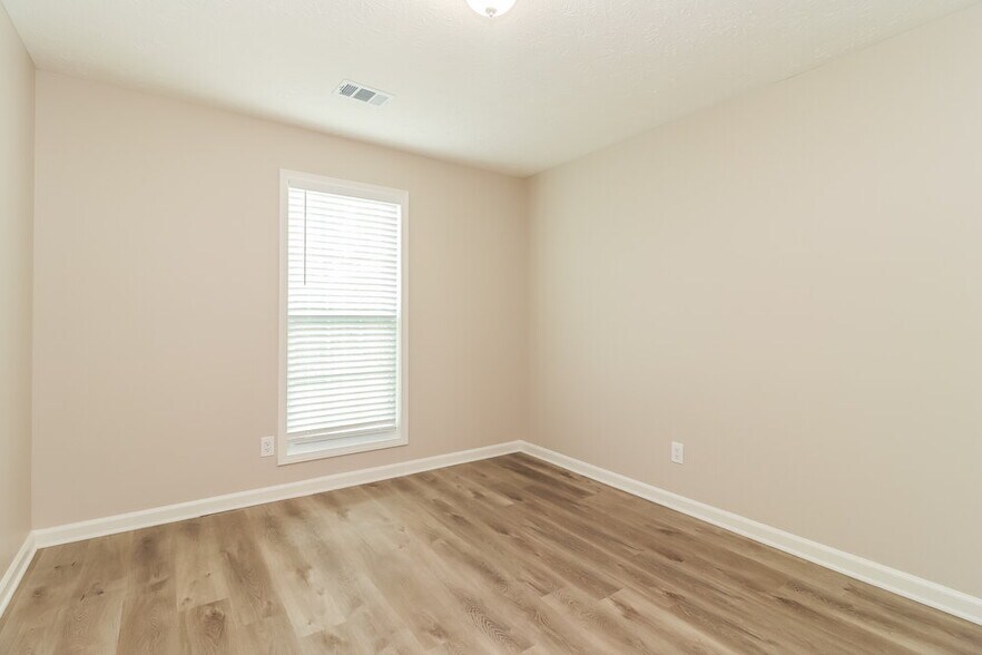 Building Photo - 3510 Shelly Dr NW