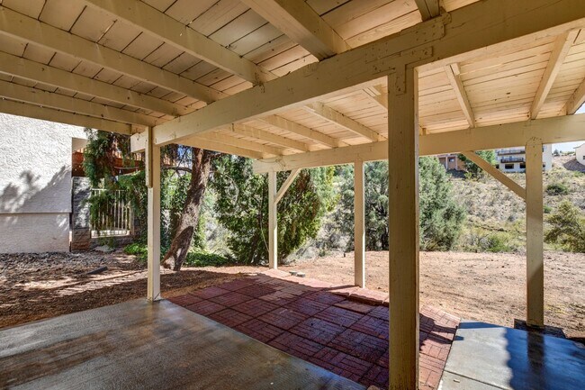 Building Photo - Pet Friendly 4 bedroom, 3 bath home for rent!