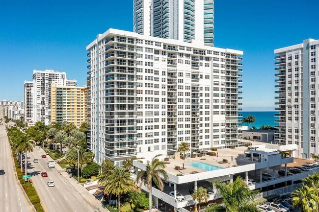 Building Photo - 2751 S Ocean Dr