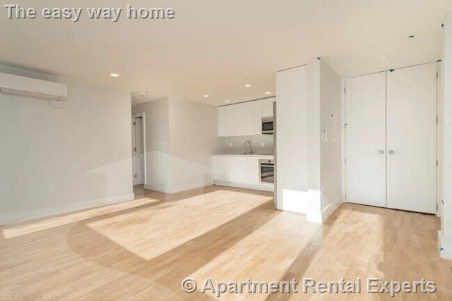 Primary Photo - 334 Harvard St