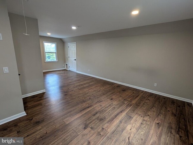 Building Photo - 1825 Chester Dr