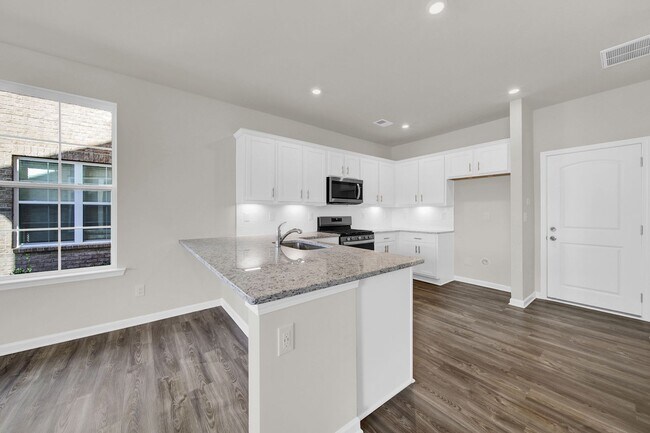 Building Photo - Beautiful End Unit Townhome In Mint Hill