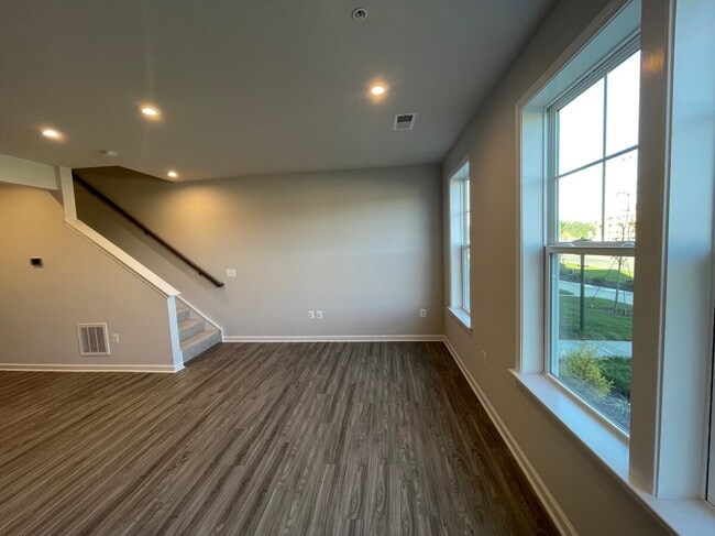 Building Photo - 9274 Magellan Pkwy