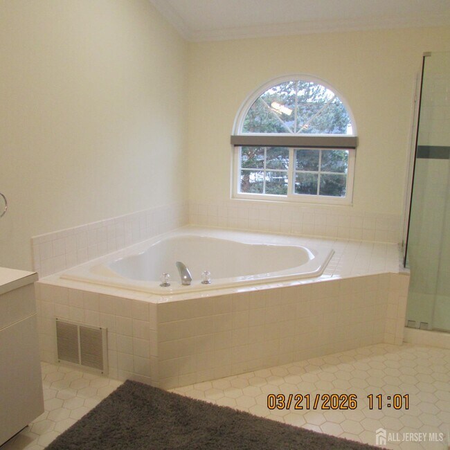 Building Photo - 29 Tall Oaks Ct