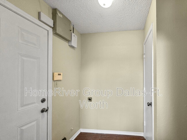 Building Photo - 616 Taylor Ct