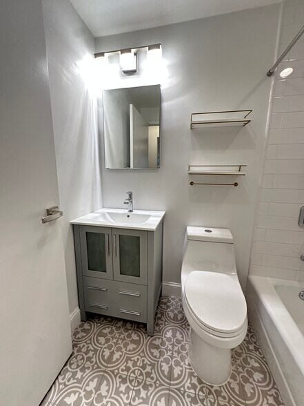 Renovated Bathroom - 1843 Clintonville St