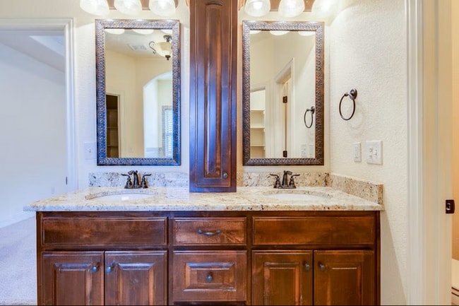 Building Photo - 5703 W Murfield Dr