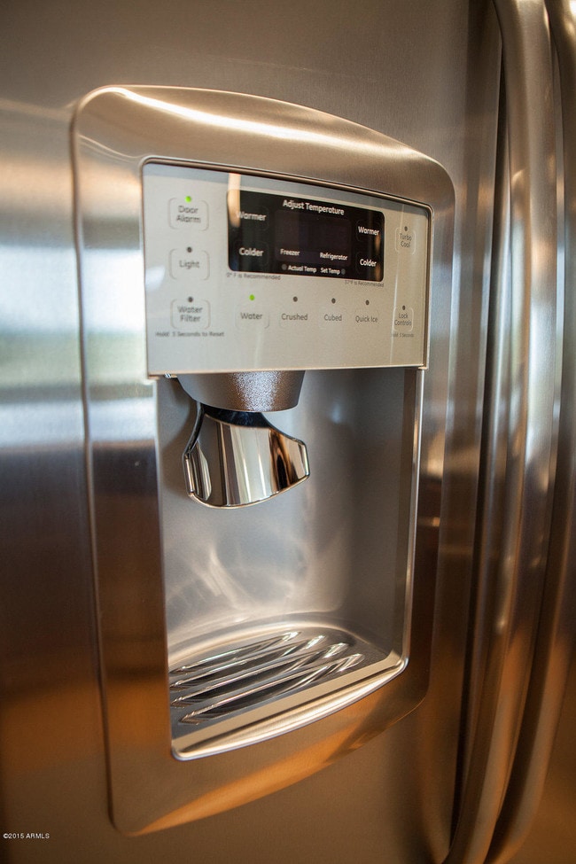 Building Photo - 7100 E Lincoln Dr