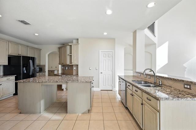 Building Photo - 1706 Mapleleaf Dr