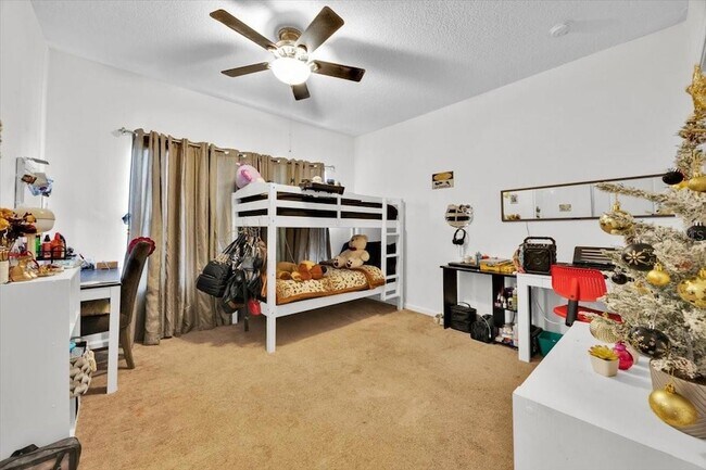 Building Photo - 12017 Villanova Dr