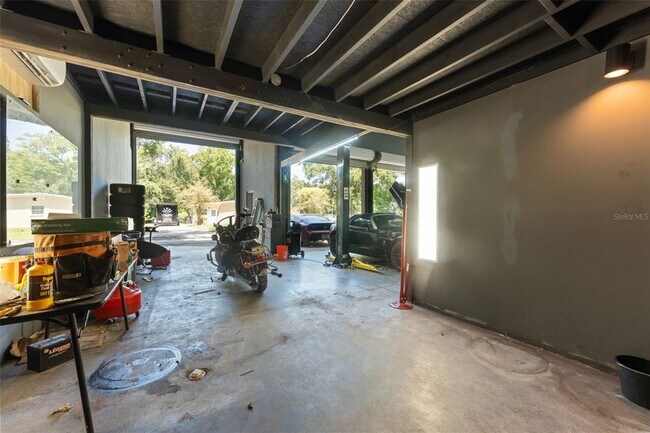 Building Photo - 7911 Lovegren Ln