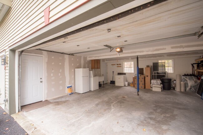 Building Photo - 1439 NY-9P
