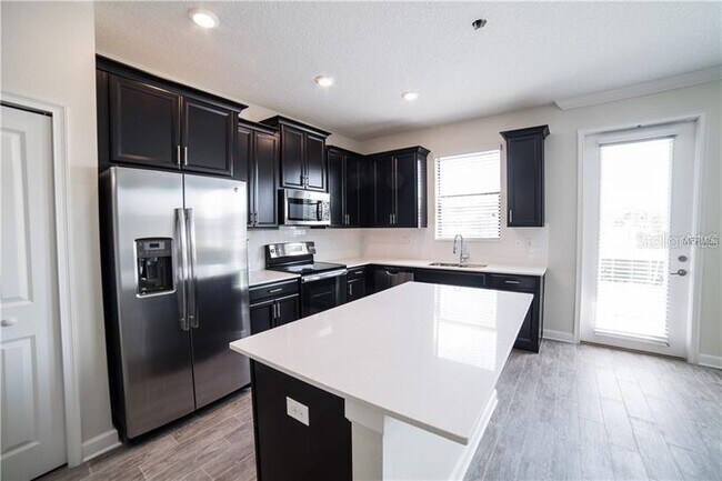 Primary Photo - 1225 Payne Stewart Dr