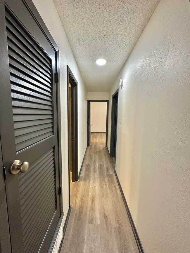 Building Photo - 7410 Avenue W