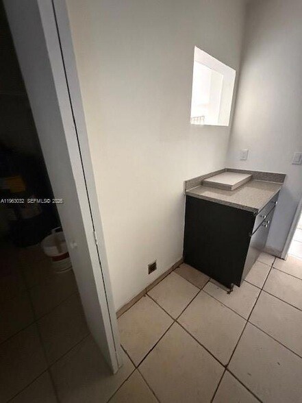 Building Photo - 14620 Monroe St