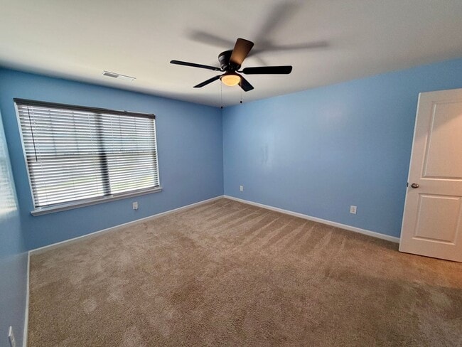 Building Photo - Candler - Three Bedroom Modern Home