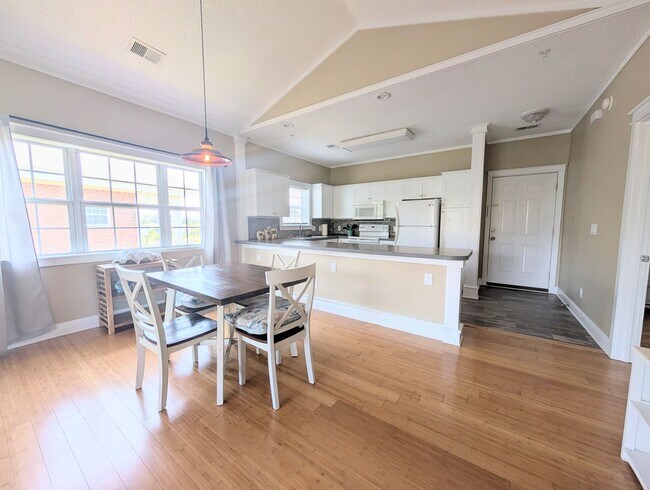 Building Photo - 3947 Gladiola Ct