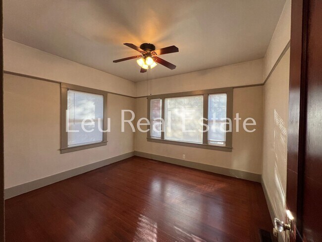 Building Photo - Charming 2-Bedroom Home with Classic Chara...