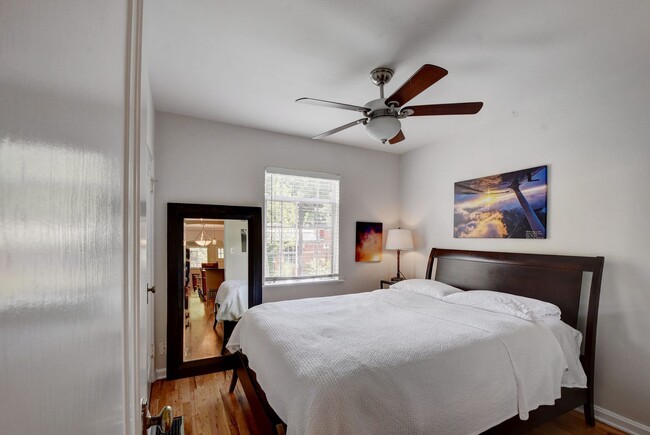 Building Photo - Gorgeous duplex near Cherry Creek!