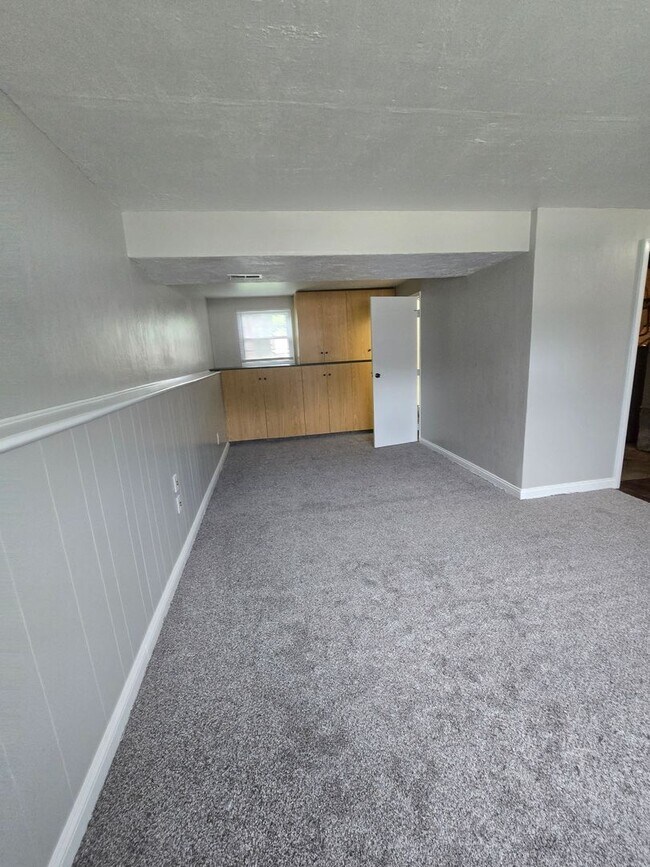 Building Photo - Beautiful 3 Bedroom with Bonus Room in Dec...