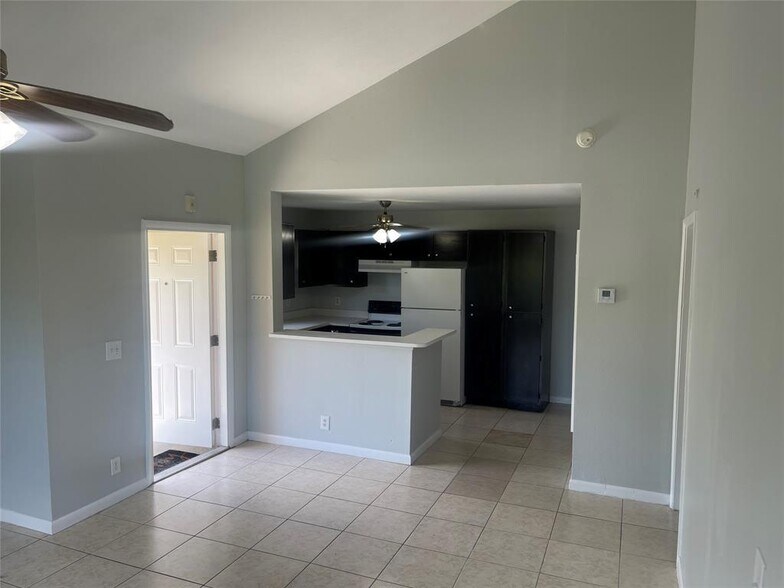 Building Photo - 4090 N Pine Island Rd