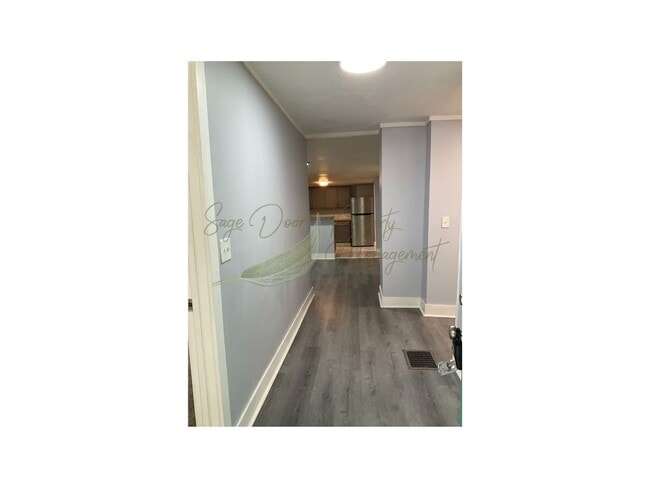 Building Photo - 1 FREE MONTH OF RENT!!!