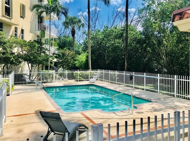 Building Photo - 16590 NE 26th Ave